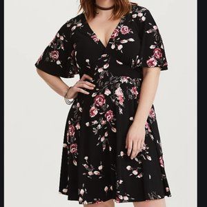 NWT Torrid Black Floral Jersey Knit Skater Dress 2